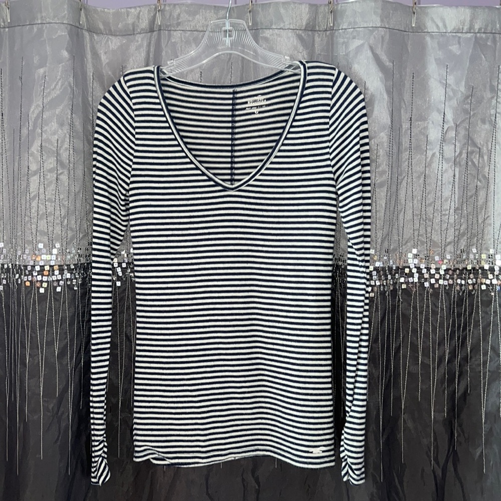 Hollister Navy and Cream Striped  V Neck